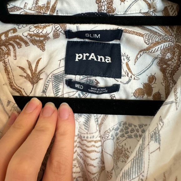 Men’s Prana button down - Picture 2 of 3